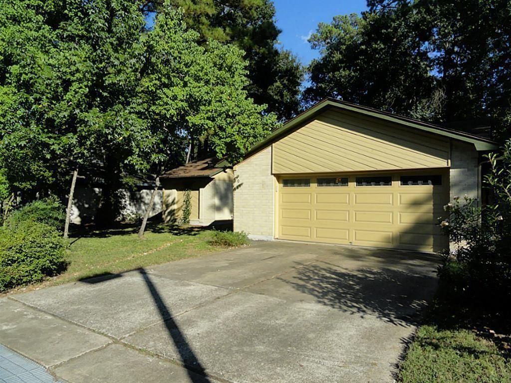 9 N Deerfoot Circle, The Woodlands, TX 77380