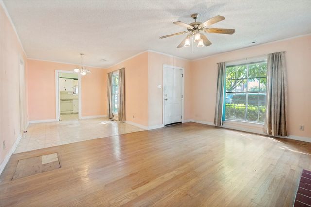 6322 Covington Lane, Dallas, TX 75214