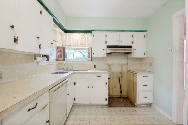 6322 Covington Lane, Dallas, TX 75214