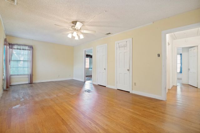 6322 Covington Lane, Dallas, TX 75214