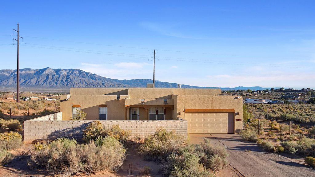 2504 Inca Road NE, Rio Rancho, NM 87144