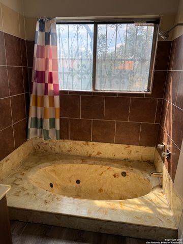 1240 Rice Rd, San Antonio, TX 78220