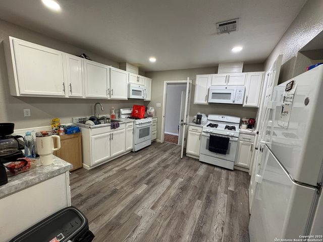 1240 Rice Rd, San Antonio, TX 78220