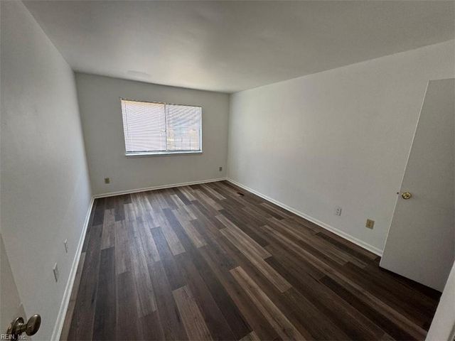 1534 Monterry PL, Newport News, VA 23608