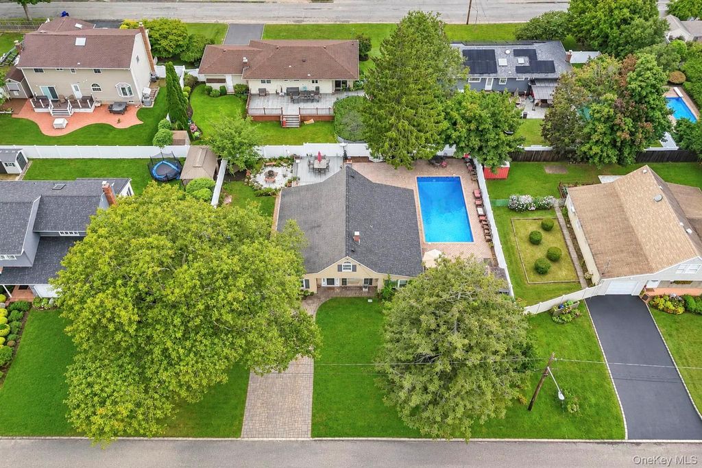 54 Pacific Avenue, Deer Park, NY 11729 — exterior