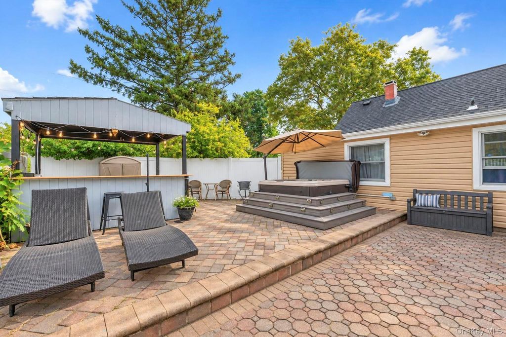 54 Pacific Avenue, Deer Park, NY 11729 — photo 4