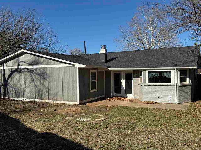 4625 NE Columbia Ave, Lawton, OK 73507