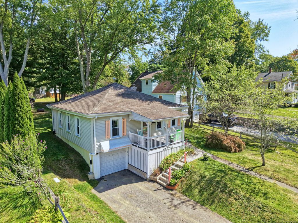 152 East Lake Street, Winchester, CT 06098