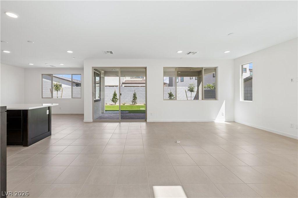 10432 Radley Avenue, Las Vegas, NV 89166 — photo 4