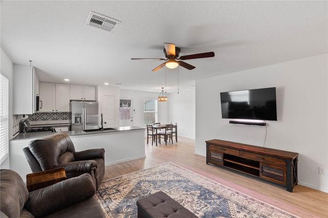 7801 Wonder Woman Dr, Corpus Christi, TX 78414