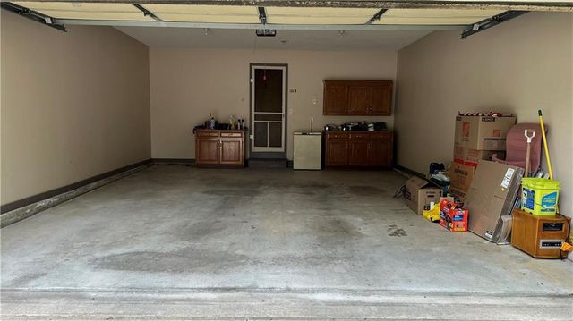 22646 Washington Avenue, Spring Hill, KS 66083
