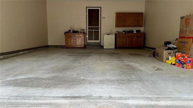 22646 Washington Avenue, Spring Hill, KS 66083
