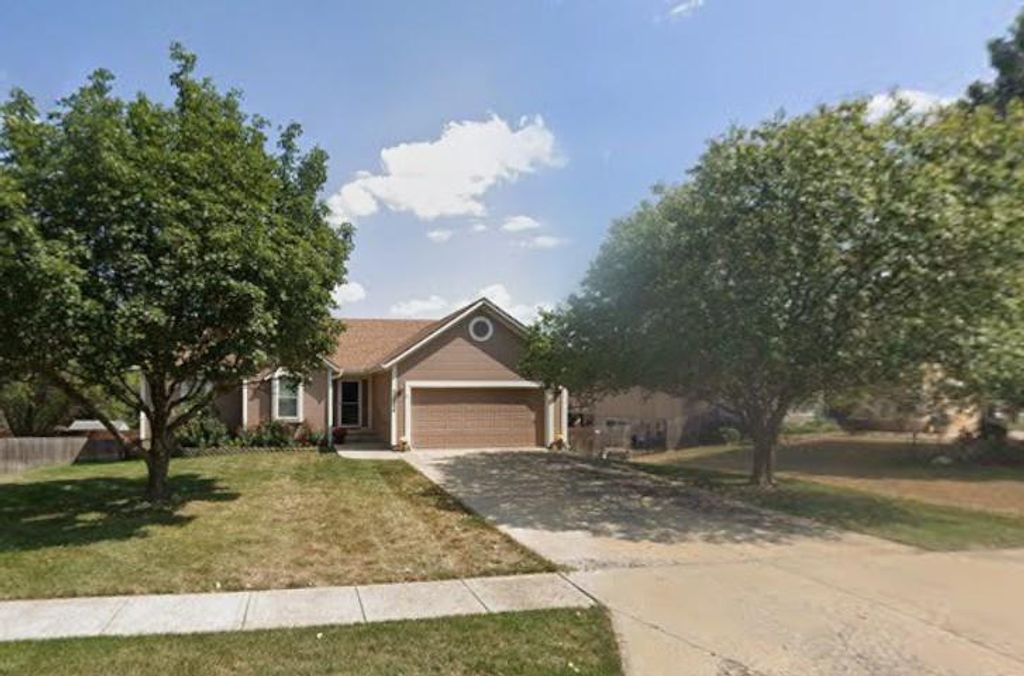22646 Washington Avenue, Spring Hill, KS 66083