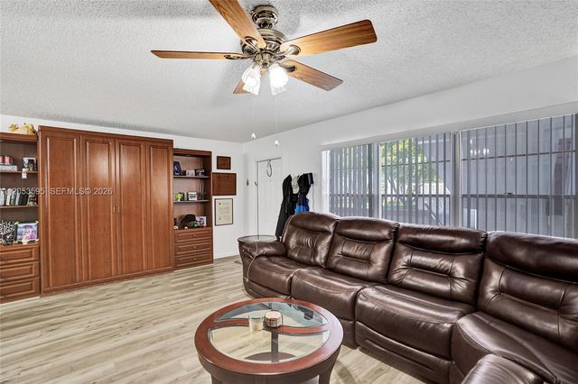 208 Greenbrier C 208, West Palm Beach, FL 33417