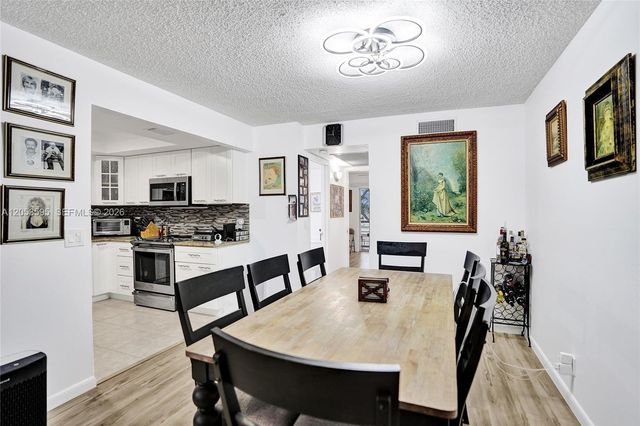208 Greenbrier C 208, West Palm Beach, FL 33417