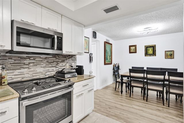 208 Greenbrier C 208, West Palm Beach, FL 33417