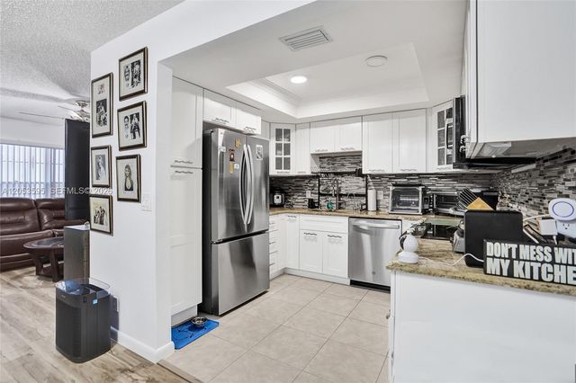 208 Greenbrier C 208, West Palm Beach, FL 33417