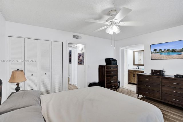 208 Greenbrier C 208, West Palm Beach, FL 33417