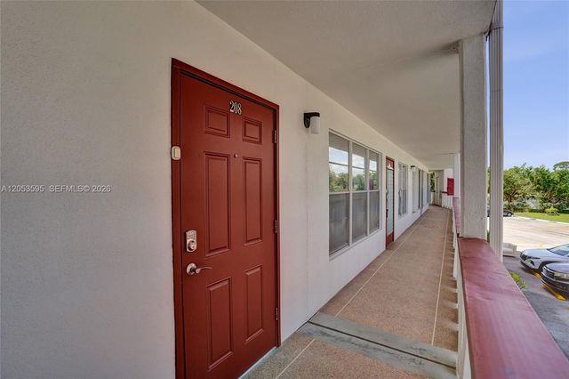 208 Greenbrier C 208, West Palm Beach, FL 33417