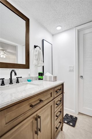 208 Greenbrier C 208, West Palm Beach, FL 33417