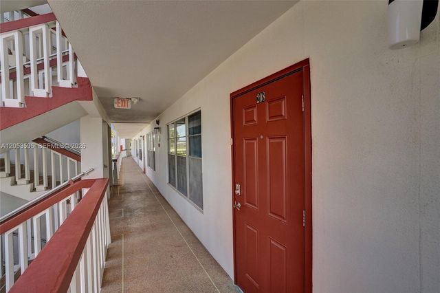 208 Greenbrier C 208, West Palm Beach, FL 33417