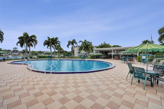 208 Greenbrier C 208, West Palm Beach, FL 33417
