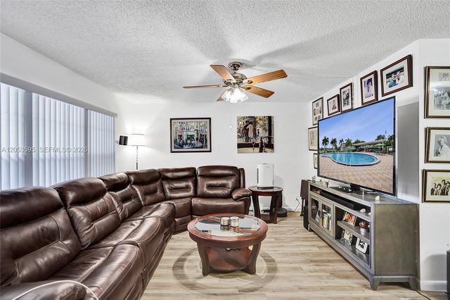 208 Greenbrier C 208, West Palm Beach, FL 33417
