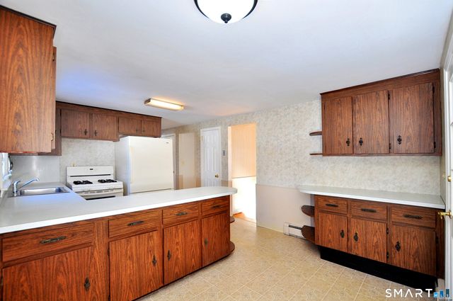 85 Lydall Street, Manchester, CT 06042