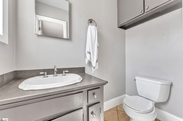 2601 E Lee Road, Taylors, SC 29687