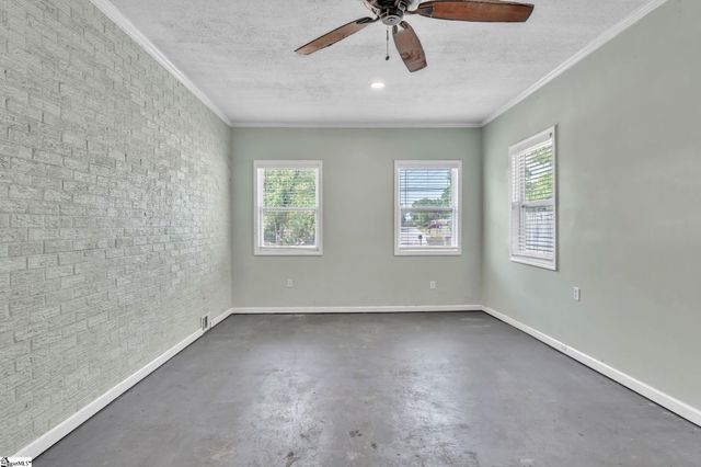 2601 E Lee Road, Taylors, SC 29687