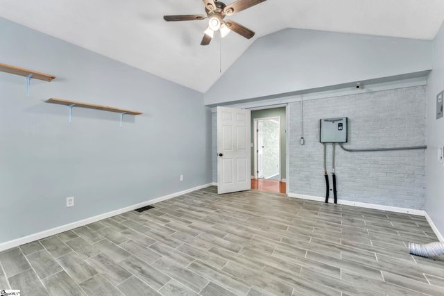 2601 E Lee Road, Taylors, SC 29687