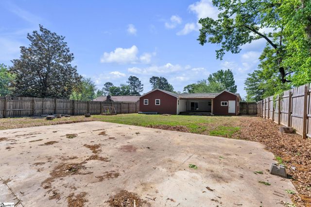 2601 E Lee Road, Taylors, SC 29687