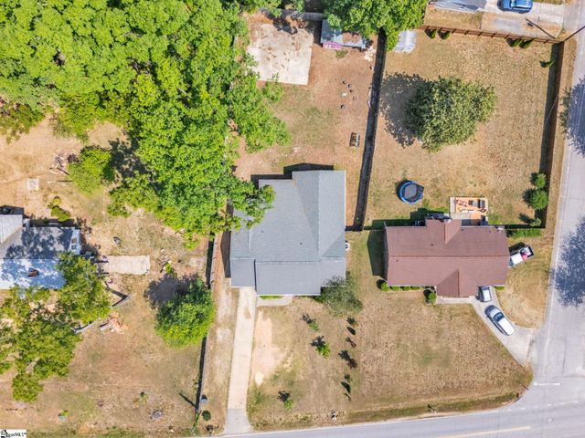 2601 E Lee Road, Taylors, SC 29687