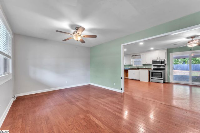 2601 E Lee Road, Taylors, SC 29687