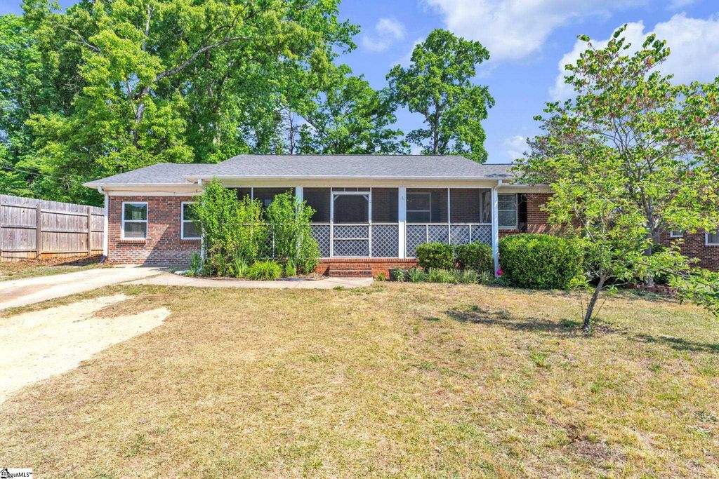 2601 E Lee Road, Taylors, SC 29687