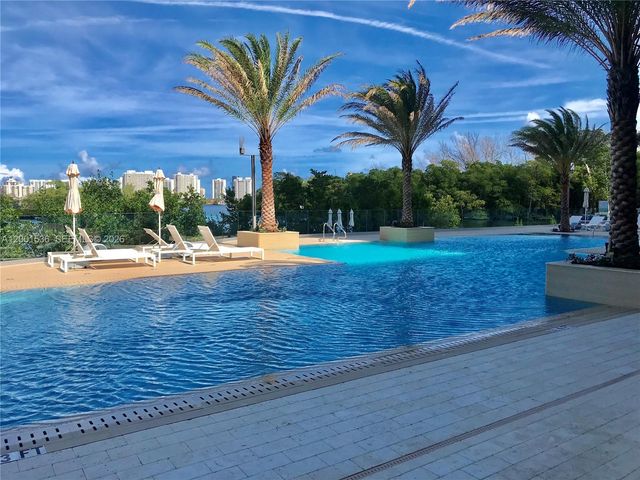 16385 Biscayne Blvd. 1902, North Miami Beach, FL 33160