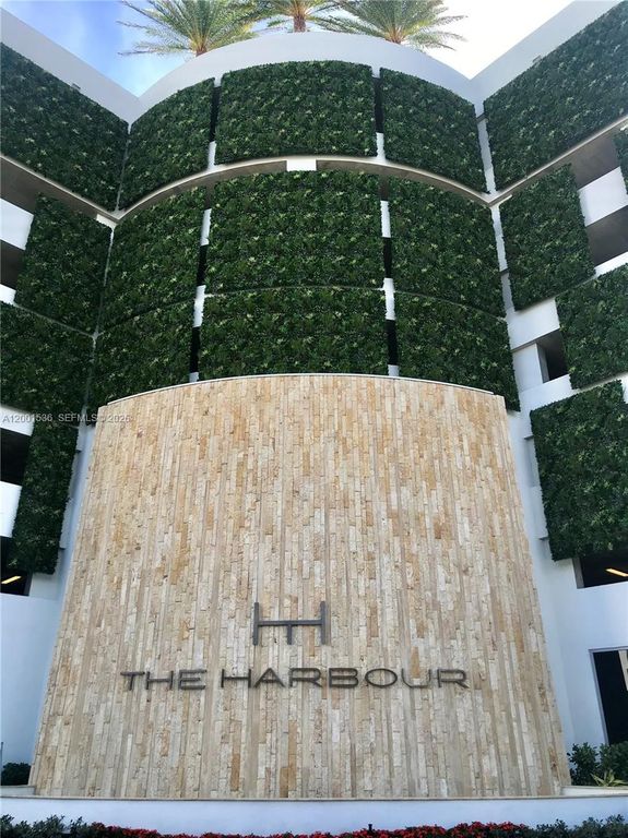 16385 Biscayne Blvd. 1902, North Miami Beach, FL 33160