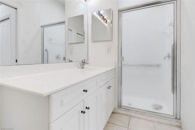 1677 Morning Sun LN E-22, Naples, FL 34119