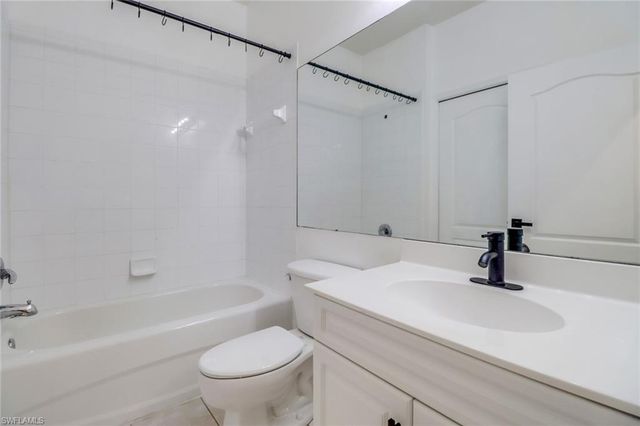 1677 Morning Sun LN E-22, Naples, FL 34119