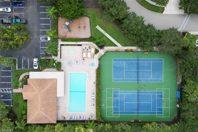 1677 Morning Sun LN E-22, Naples, FL 34119