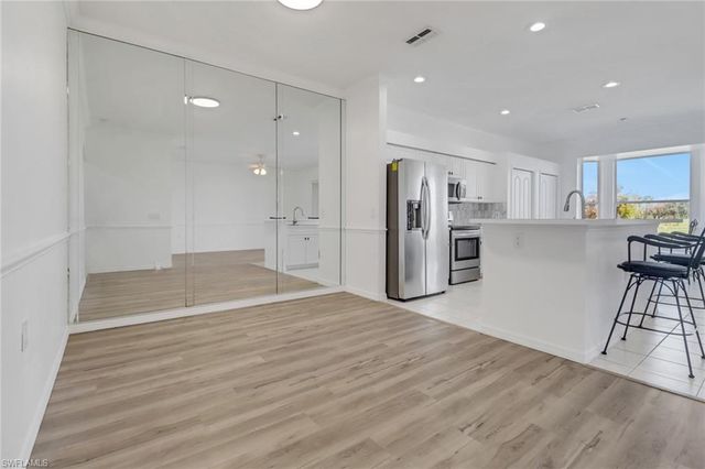 1677 Morning Sun LN E-22, Naples, FL 34119