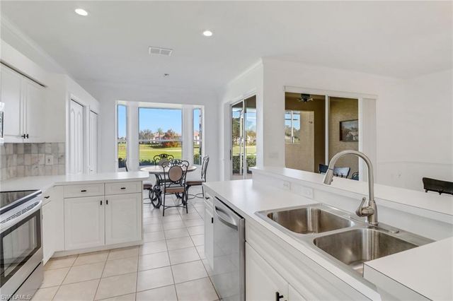 1677 Morning Sun LN E-22, Naples, FL 34119