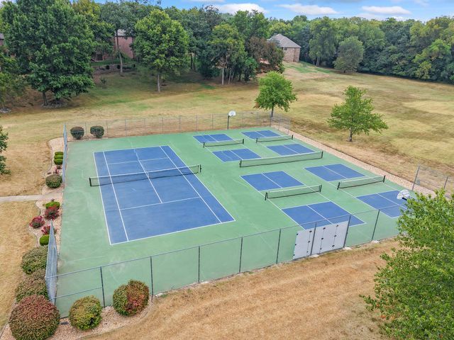 5381 S Newton Avenue, Springfield, MO 65810