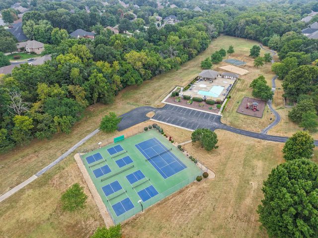 5381 S Newton Avenue, Springfield, MO 65810