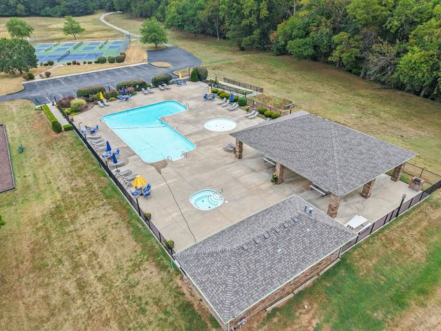 5381 S Newton Avenue, Springfield, MO 65810