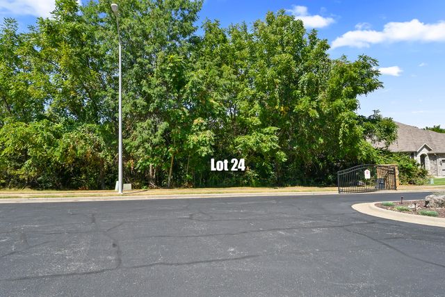 5381 S Newton Avenue, Springfield, MO 65810