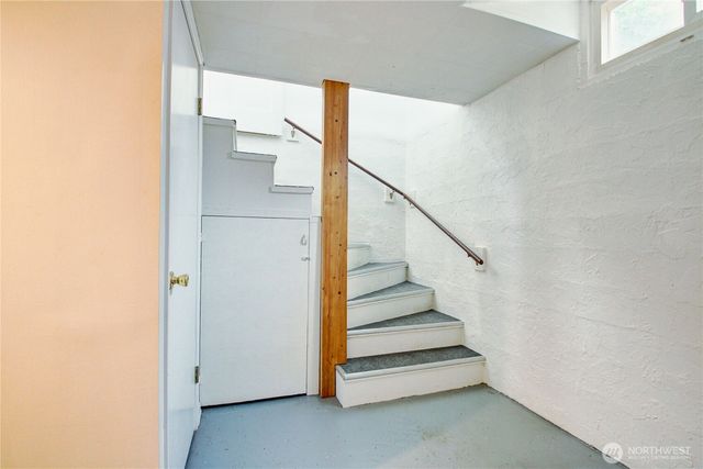 1135 E Orange Avenue, Burlington, WA 98233