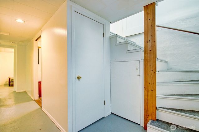 1135 E Orange Avenue, Burlington, WA 98233