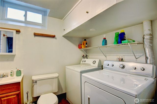 1135 E Orange Avenue, Burlington, WA 98233