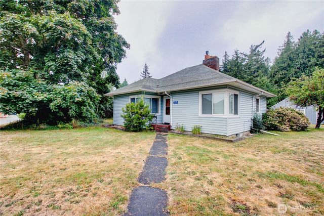 1135 E Orange Avenue, Burlington, WA 98233